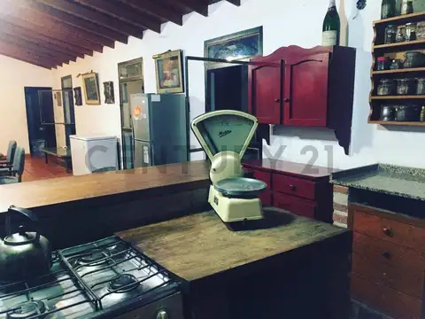 LA FIRMEZA 100, Piso 1