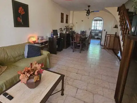 VENTA TRIPLEX  4AMB VERSALLES JARDIN TERRAZA PILETA