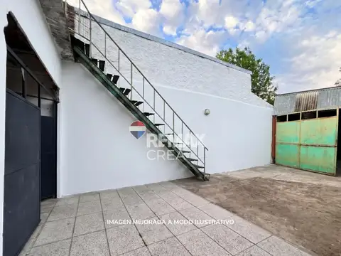 Casa en Venta con 3 cocheras