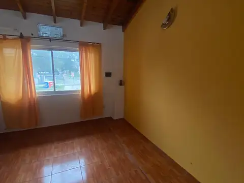 Depto Tipo Casa 2 ambientes con 1 baño