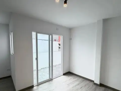 Depto Tipo Casa en Venta al Este