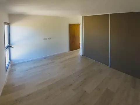 Casa en Funes Norte 2 dormitorios c/ patio pileta y parrillero