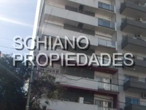 DEPARTAMENTO DE DOS AMBIENTES CON COCHERA . EDIFICIO CON SUM, QUILMES CENTRO. APTO CREDITO.