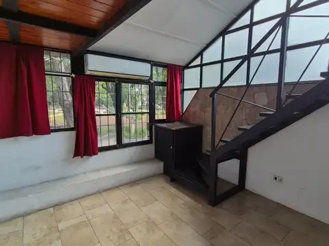 VENTA PH tipo Loft frente a la plaza