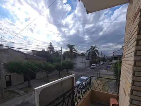 Depto Tipo Casa en Alquiler de 3 ambientes