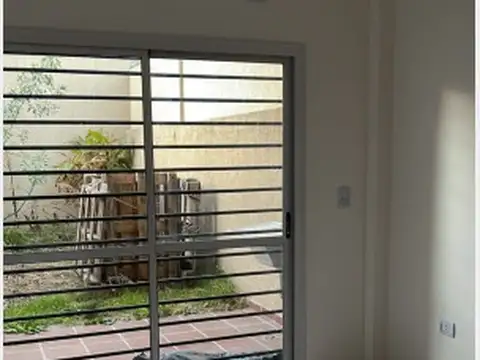 Depto Tipo Casa en Venta 5 años