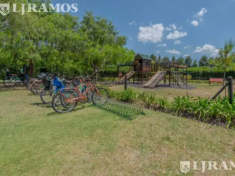 Lote a la laguna en venta en San Francisco.