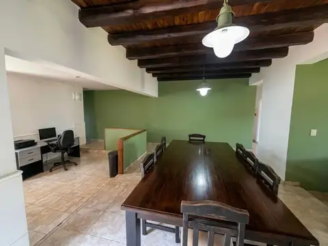 Casa 5 ambientes con 2 baños