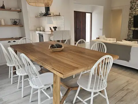Casa 5 ambientes con 3 baños