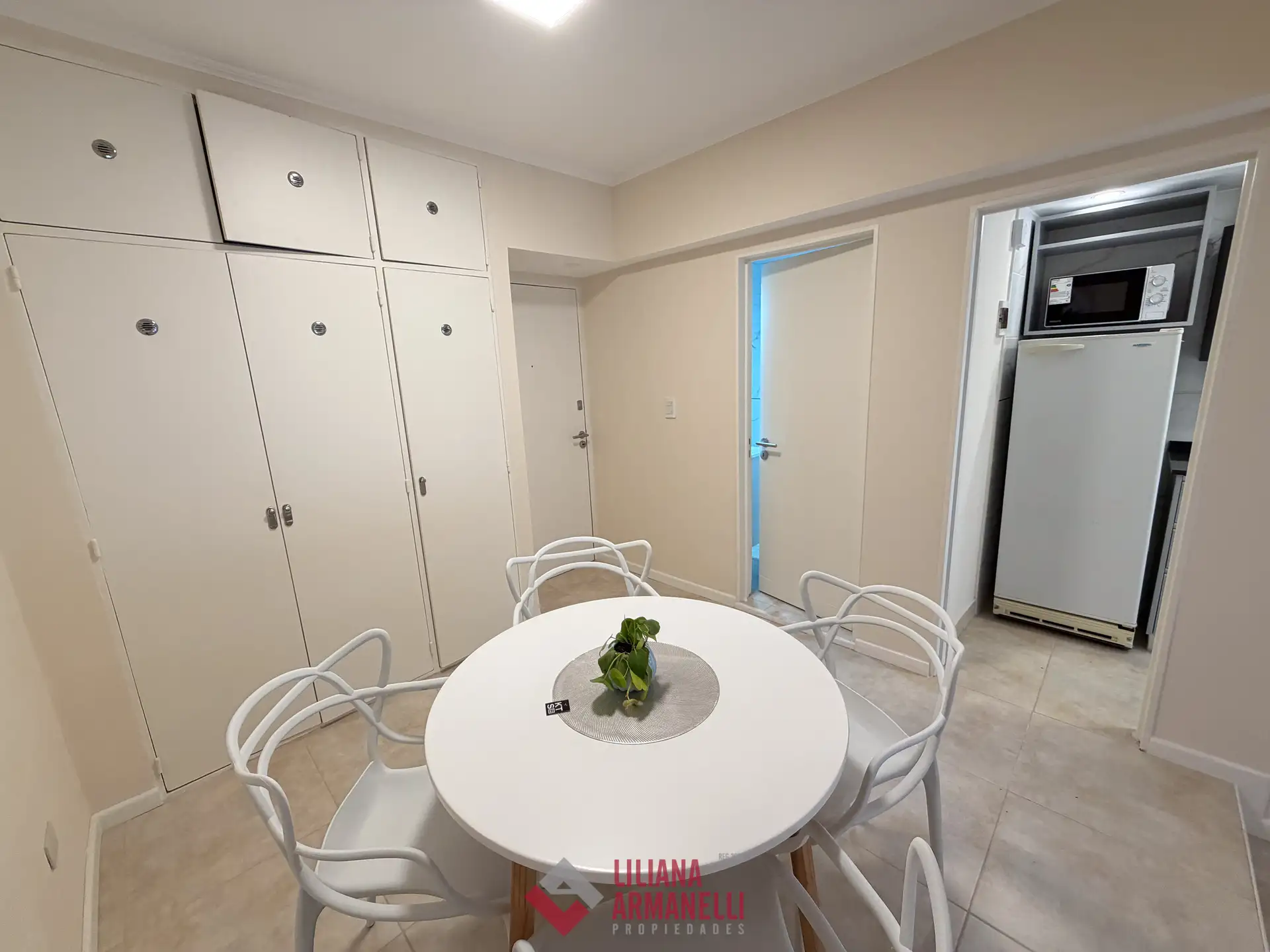 Depto 1 amb, 28m² cubiertos con patio — Plaza Colón