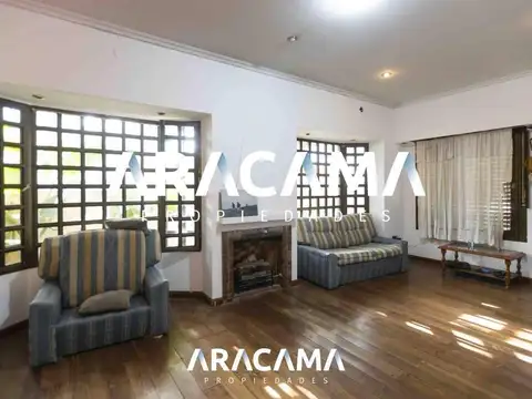 Casa 5 ambientes con 2 baños