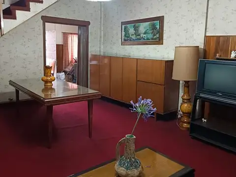 Casa 3 ambientes con 1 baño