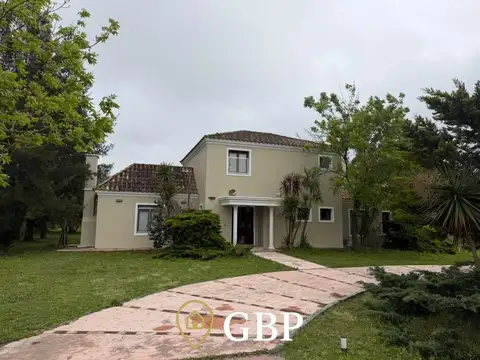 Casa en Alquiler en Fincas de San Vicente, USD 1.400