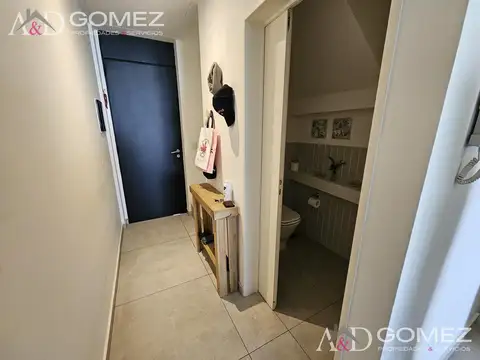 Casa 4 ambientes con 2 baños