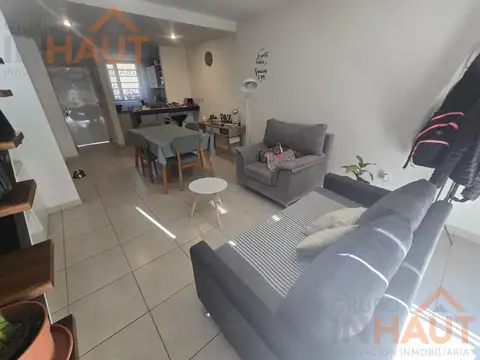 Depto Tipo Casa en Venta con 1 cocheras