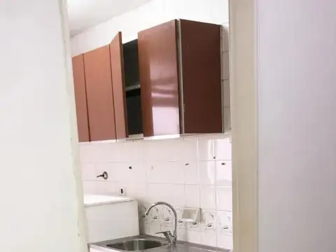 DEPARTAMENTO AMPLIO CON BALCON Y LAVADERO INDEPENDIENTE