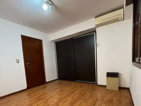 Depto Tipo Casa 4 ambientes con 2 baños