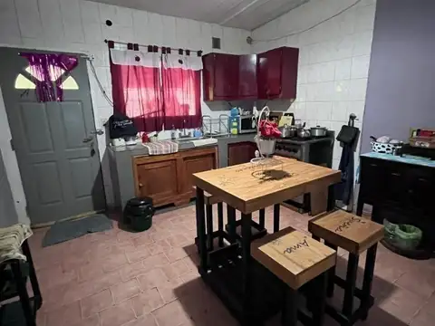 Casa 4 ambientes con 1 baño