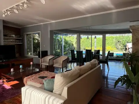 Casa en Venta de 5 dormitorios