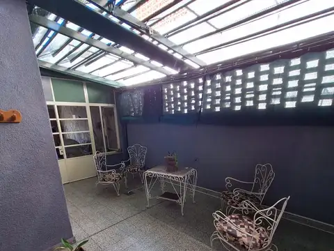 Casa 6 ambientes con 1 baño