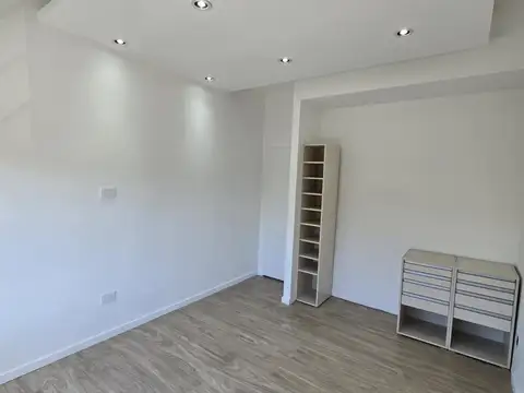 Depto Tipo Casa en Venta con 2 cocheras