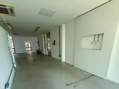 HERMOSA OFICINA EN PUERTO NORTE CON 2 COCHERAS