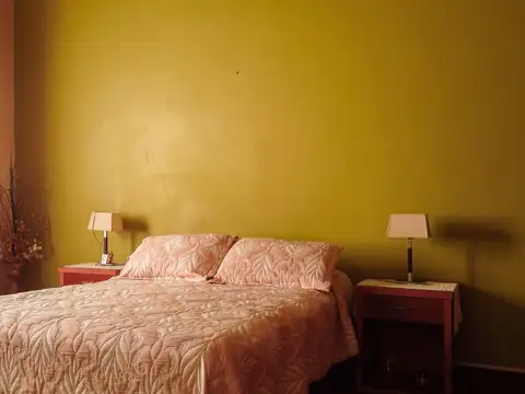 Casa 10 ambientes con 4 baños