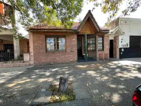 Venta Casa 4 ambientes en Monte Castro