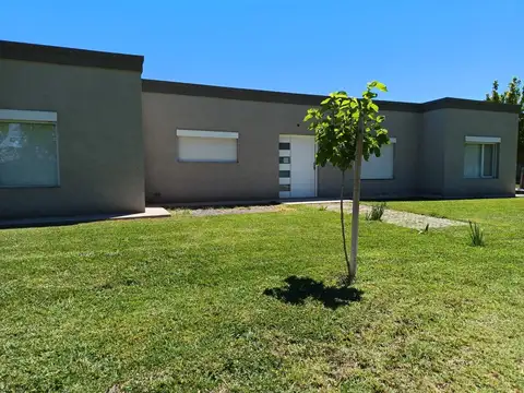 Venta -casa 3 Dormitorios En B° Privado La Falda- 2730