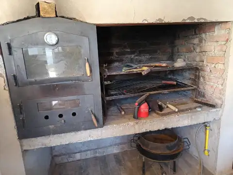 Casa 4 ambientes con 2 baños