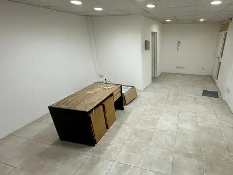 Oficina 3 ambientes con 1 baño