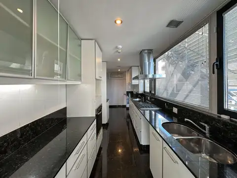 Departamento en Alquiler con 1 cocheras