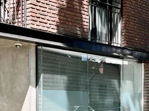 Local en Venta Via Púb.