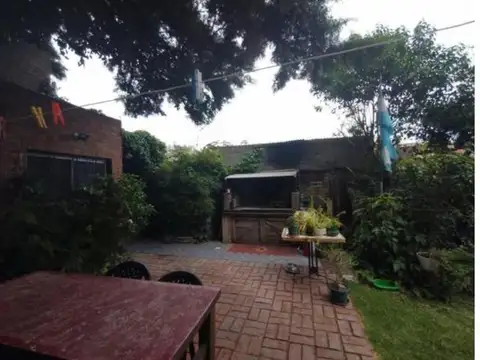 CASA 3 AMB. FONDO LIBRE, PILETA