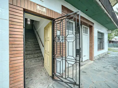 Depto Tipo Casa 9 ambientes con 3 baños
