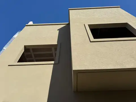 Depto Tipo Casa 4 ambientes con 2 baños