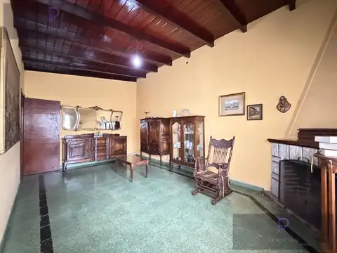 Muñiz al 900