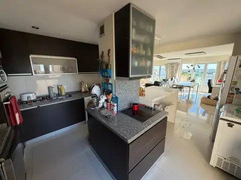 Departamento en Venta con 3 cocheras