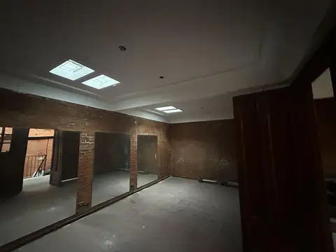 Oficina 6 ambientes con 3 baños