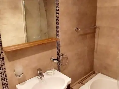 Departamento 2 AMB c/ Balcon - EXCELENTE ESTADO -