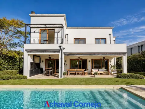 Casa en Venta barrio Vistas. 4 dormitorios. Pileta