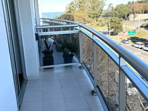 Apartamento en venta c/ cochera en Buceo