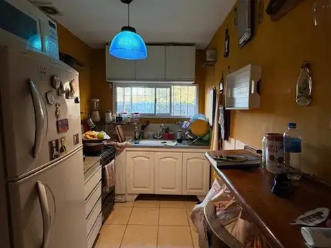 Casa 4 ambientes con 1 baño