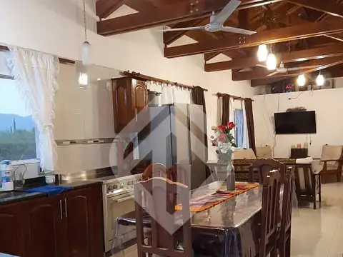 Casa 3 ambientes con 1 baño