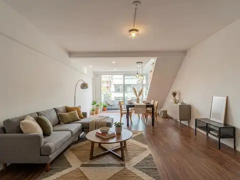 Departamento en venta de 2 ambientes en dúplex con cochera en Caballito