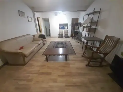 CASA EN VENTA P. ALTA MAS LOCAL Y COCHERA P. BAJA