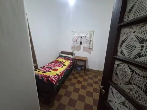 Casa 6 ambientes con 1 baño
