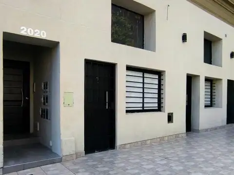 Depto Tipo Casa en Venta de 2 ambientes