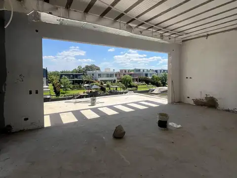 Casa 6 ambientes con 6 baños