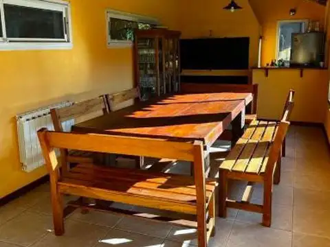 Casa en Alquiler con 2 cocheras